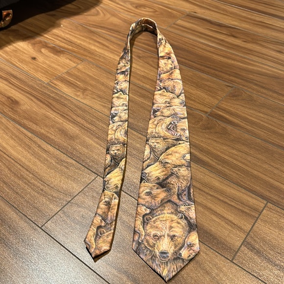Polyester Grizzly Bear Neck Tie. - Picture 3 of 4